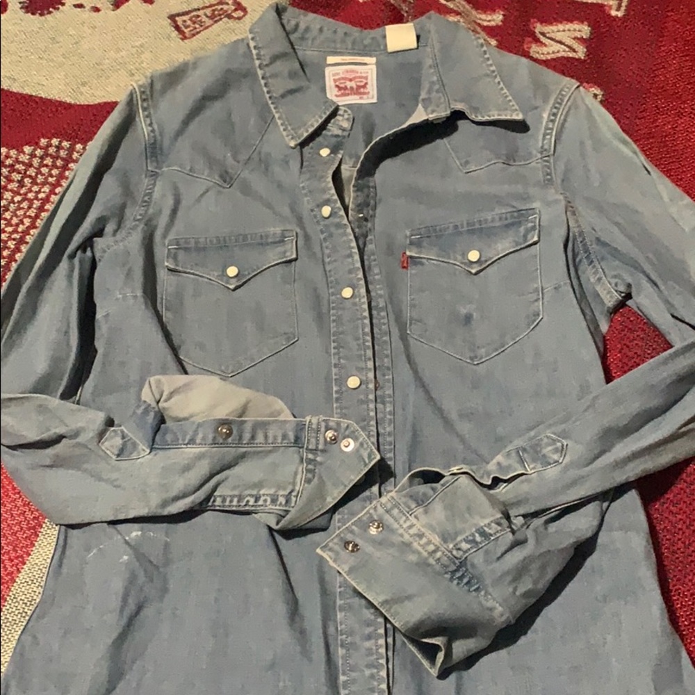 Levis button down top